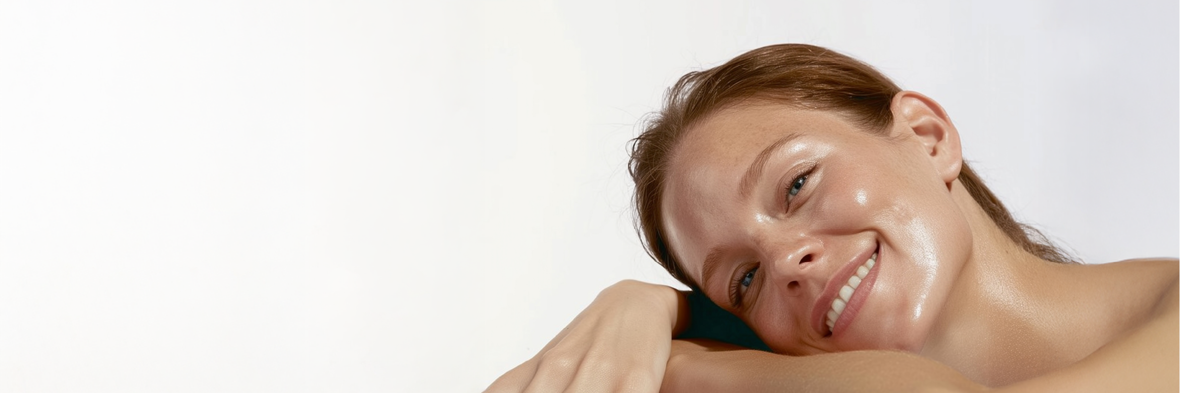 Donna che si è presa cura di sè e della sua pelle